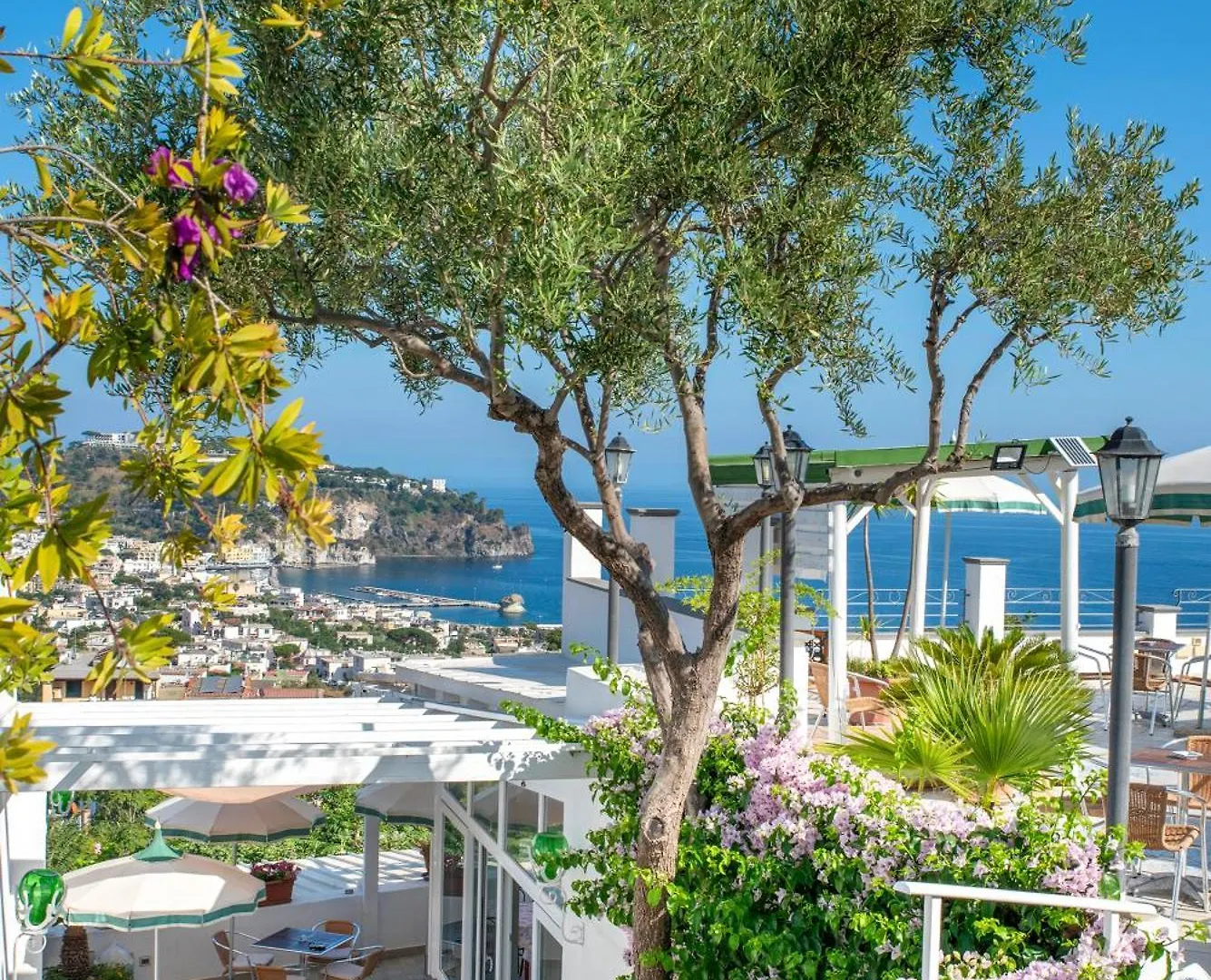 11 Hotel Centrali a Casamicciola Terme da Prenotare